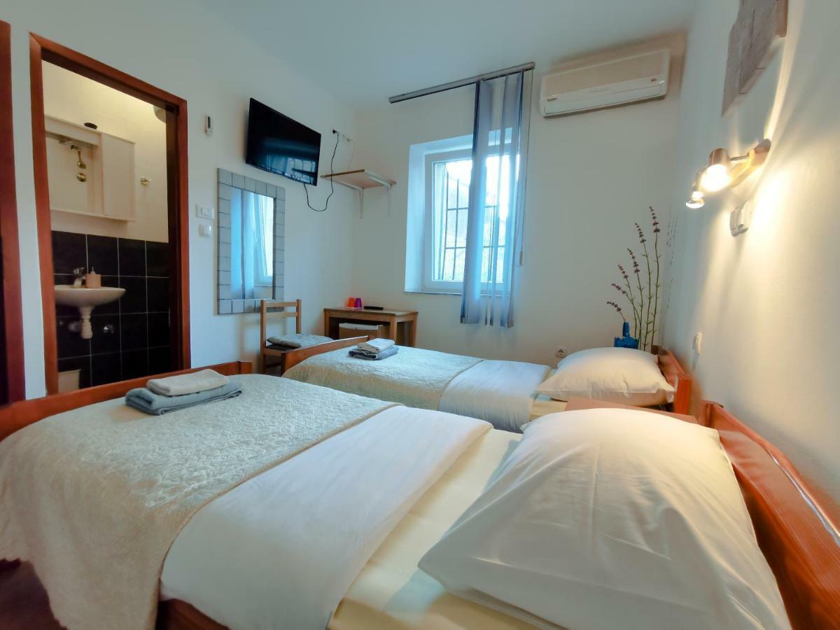 Guest House Il Giardino Duplancic Split Exterior foto