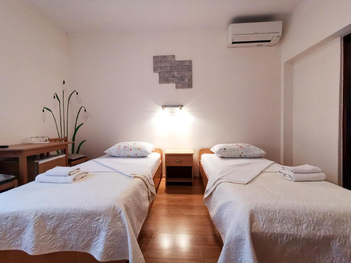 Guest House Il Giardino Duplancic Split Exterior foto